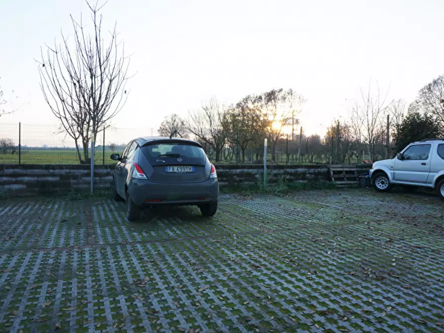 Immagine 45 di Appartamento in vendita  in Strada borgazzo, 50 a Sissa Trecasali