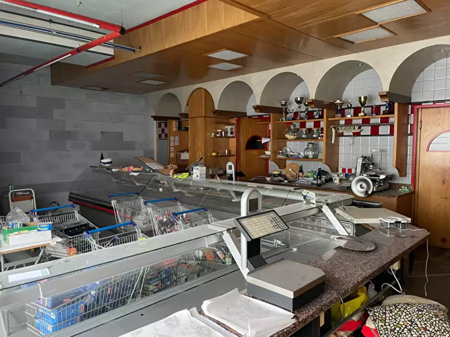 Immagine 3 di Negozio in vendita  in via della repubblica a Mazzano