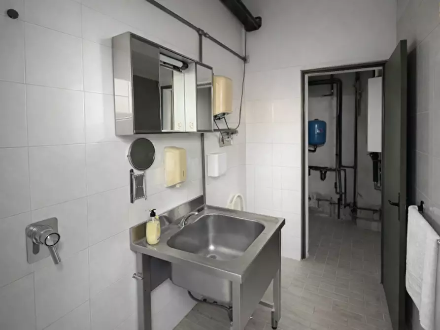 Immagine 9 di Negozio in vendita  in via della repubblica a Mazzano