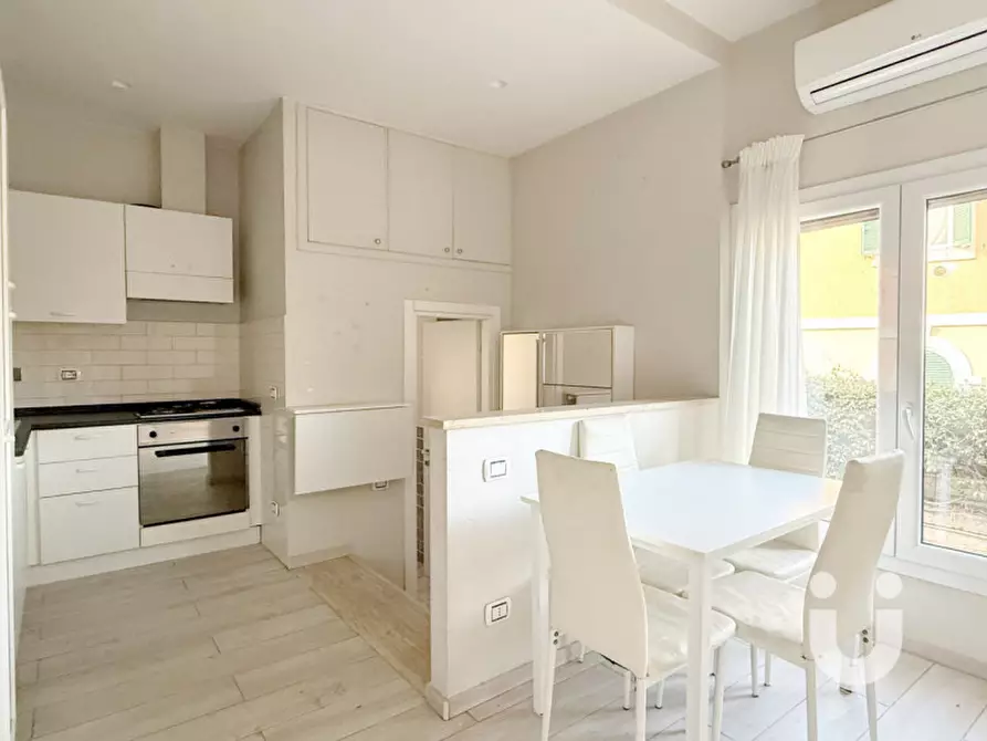 Immagine 5 di Appartamento in vendita  in Via del Quadrifoglio a Roma