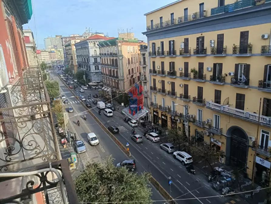 Immagine 1 di Appartamento in vendita  in CORSO UMBERTO- METRO' a Napoli