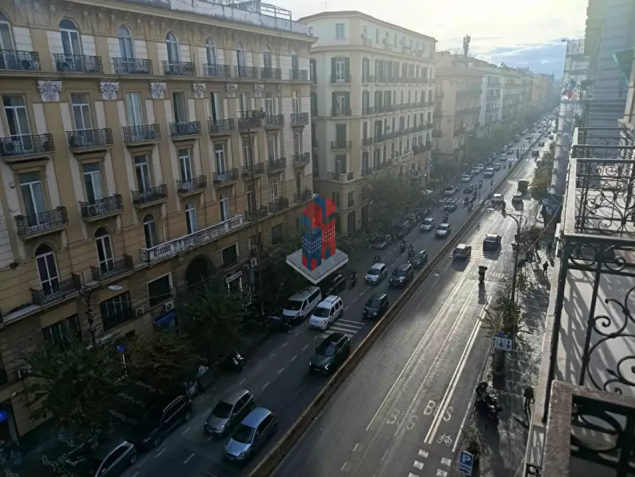 Immagine 2 di Appartamento in vendita  in CORSO UMBERTO- METRO' a Napoli