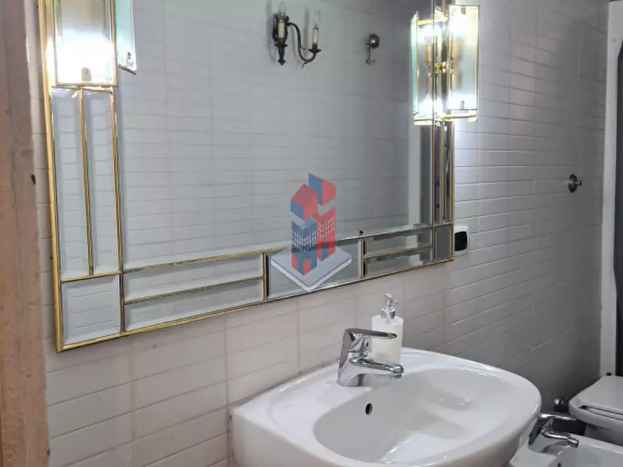 Immagine 22 di Appartamento in vendita  in CORSO UMBERTO- METRO' a Napoli