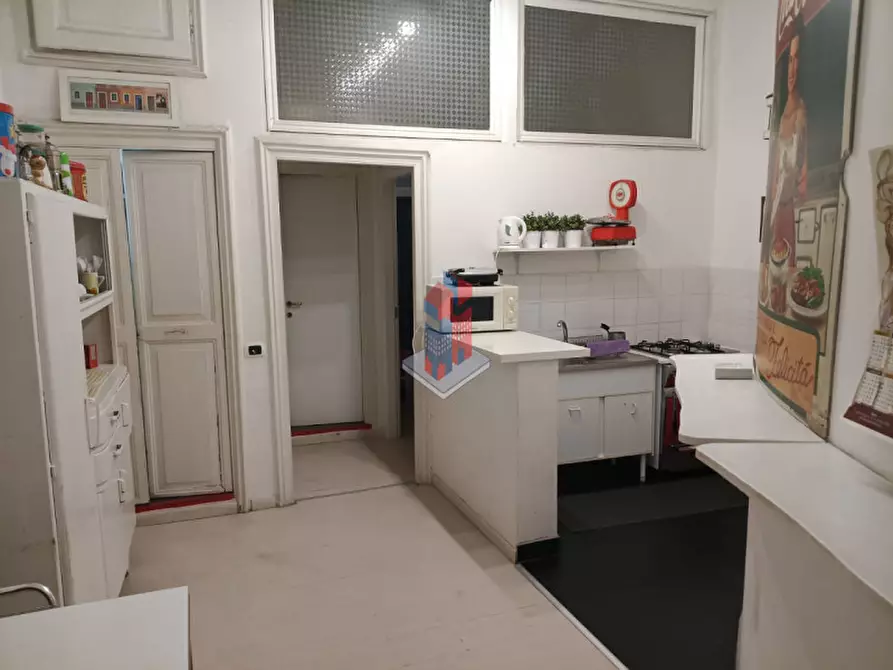 Immagine 26 di Appartamento in vendita  in CORSO UMBERTO- METRO' a Napoli