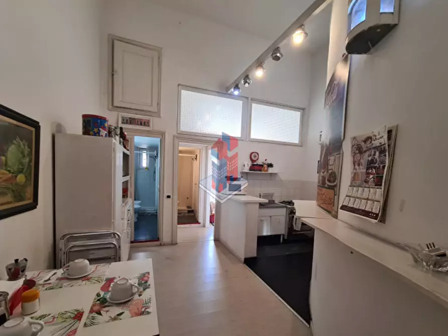 Immagine 28 di Appartamento in vendita  in CORSO UMBERTO- METRO' a Napoli