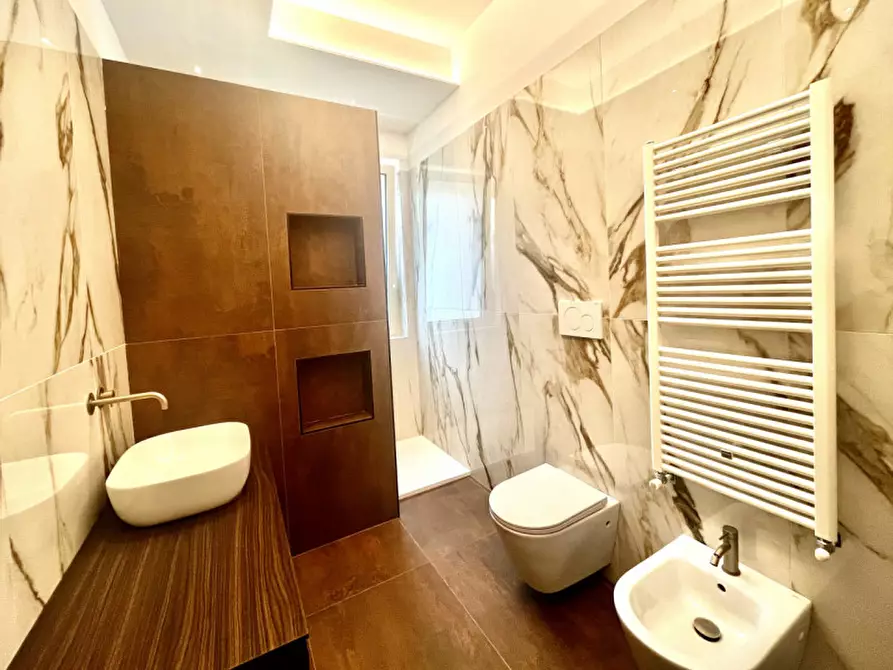 Immagine 23 di Appartamento in vendita  in Via Dante Alighieri a Pescara