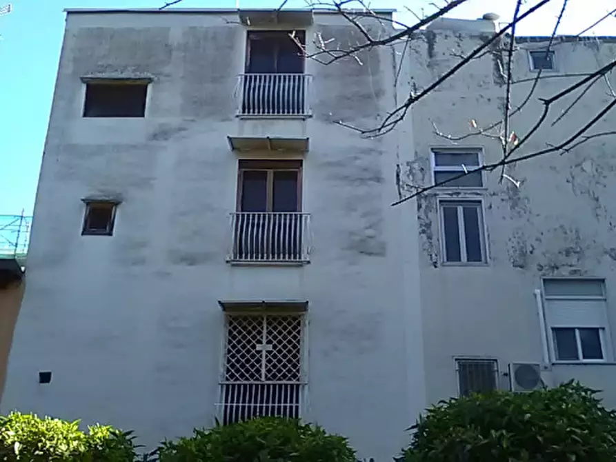 Immagine 4 di Palazzo in vendita  in via gorizia 42 a Barletta