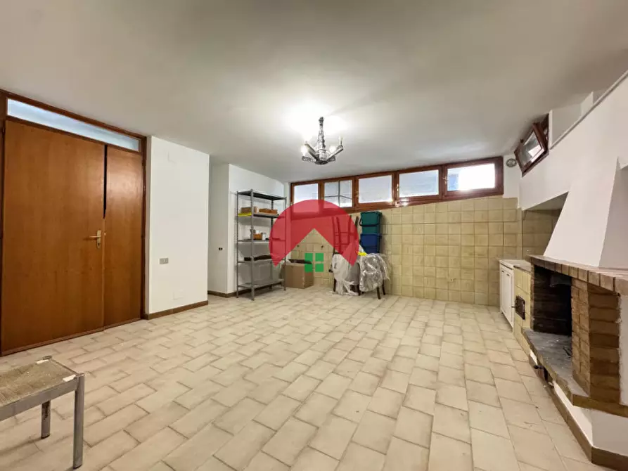 Immagine 5 di Appartamento in vendita  in VIA ERNESTO DE MARTINO a Matera