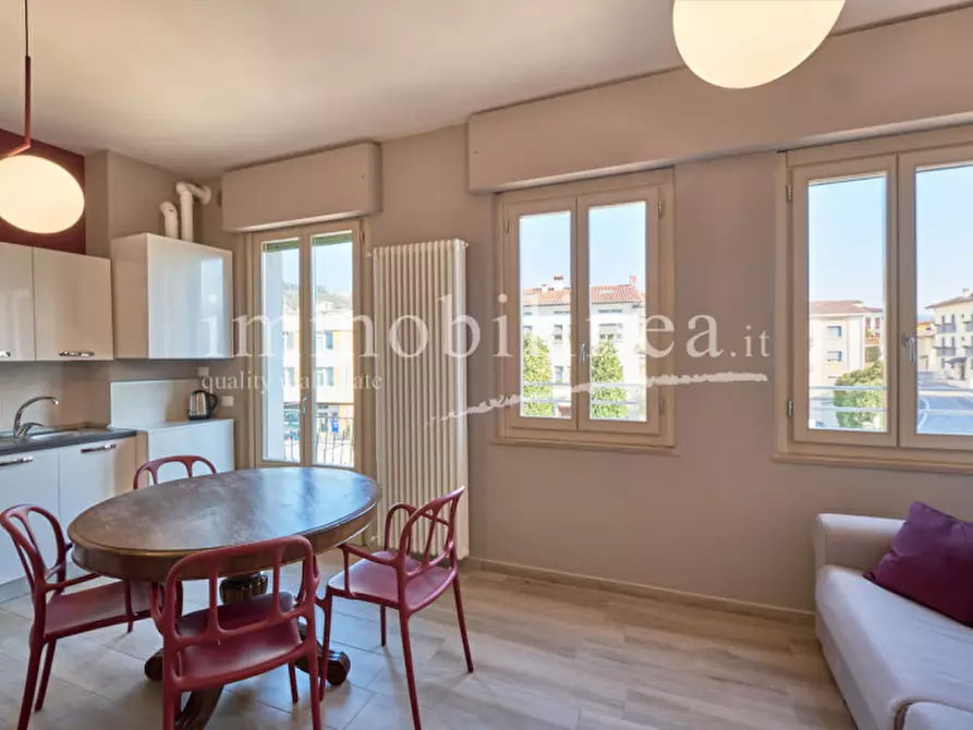 Immagine 2 di Appartamento in vendita  in VIA SAN GIOVANNI n. 7 Piano 2 a Garda