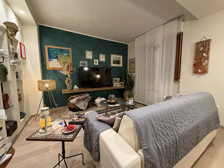 Immagine 5 di Appartamento in vendita  a Senigallia