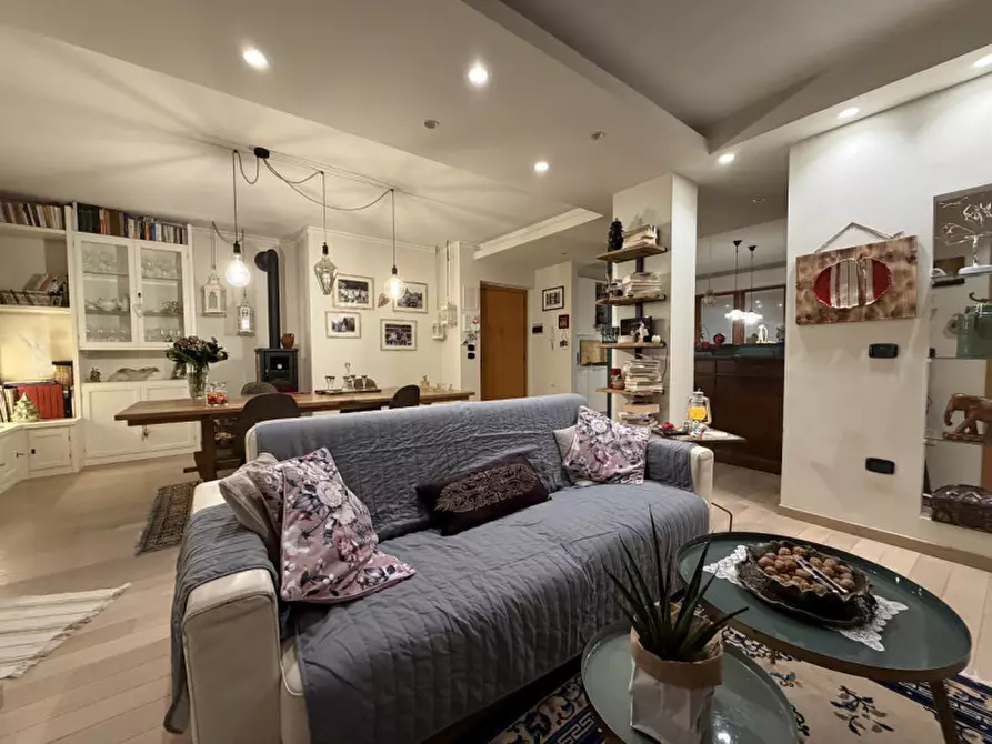 Immagine 6 di Appartamento in vendita  a Senigallia