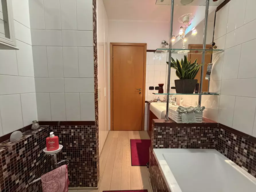 Immagine 21 di Appartamento in vendita  a Senigallia