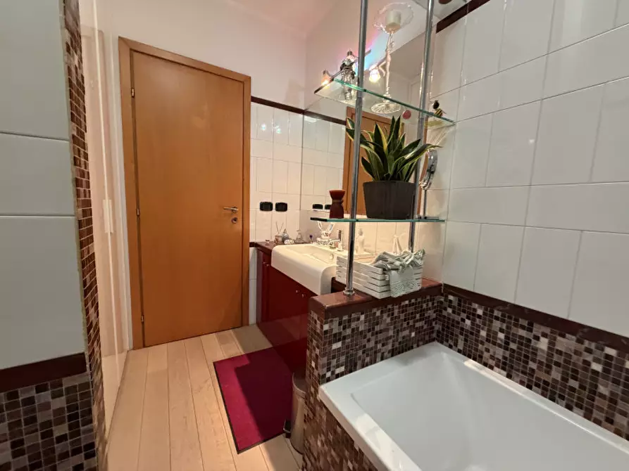 Immagine 22 di Appartamento in vendita  a Senigallia