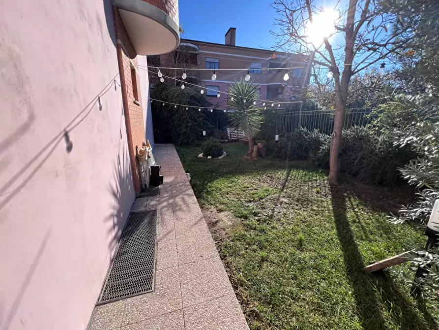 Immagine 32 di Appartamento in vendita  a Senigallia