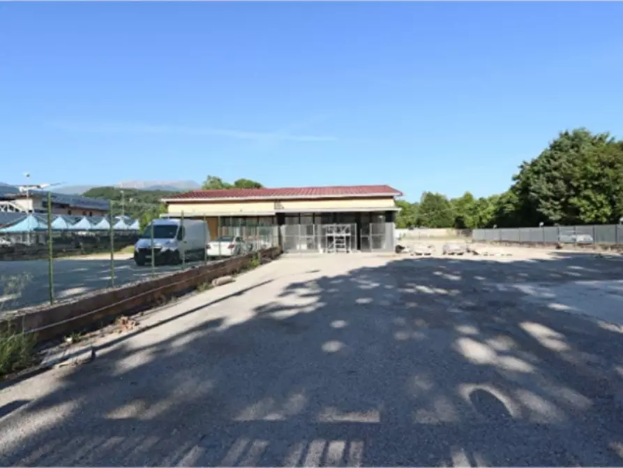 Immagine 4 di Negozio in affitto  in Via Marco Curio Dentato, Rieti (RI) a Rieti