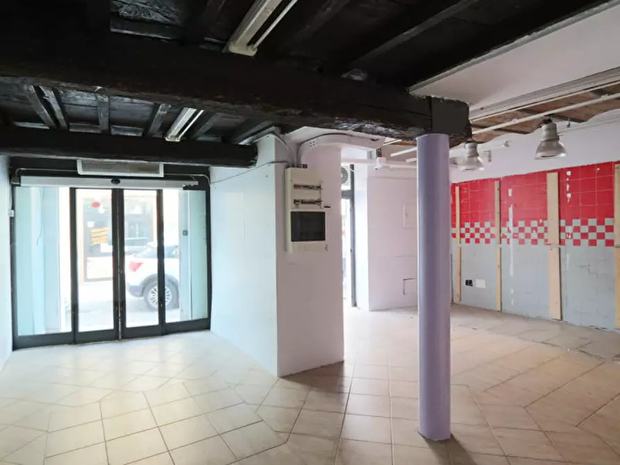 Immagine 4 di Negozio in affitto  in Via Porta Romana a Rieti