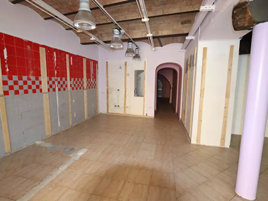 Immagine 5 di Negozio in affitto  in Via Porta Romana a Rieti