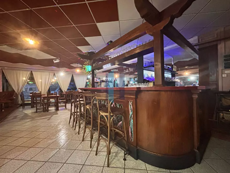 Immagine 3 di Attività commerciale in vendita  in Via Caporalino a Cellatica