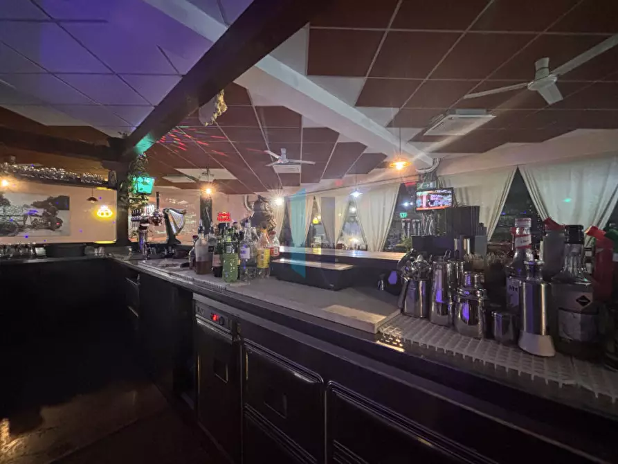 Immagine 5 di Attività commerciale in vendita  in Via Caporalino a Cellatica