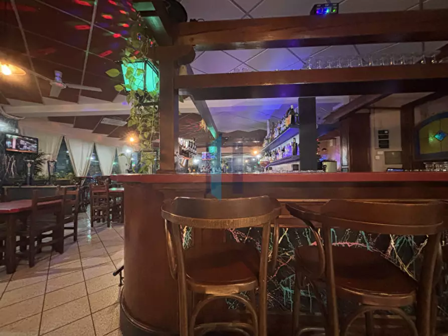 Immagine 8 di Attività commerciale in vendita  in Via Caporalino a Cellatica