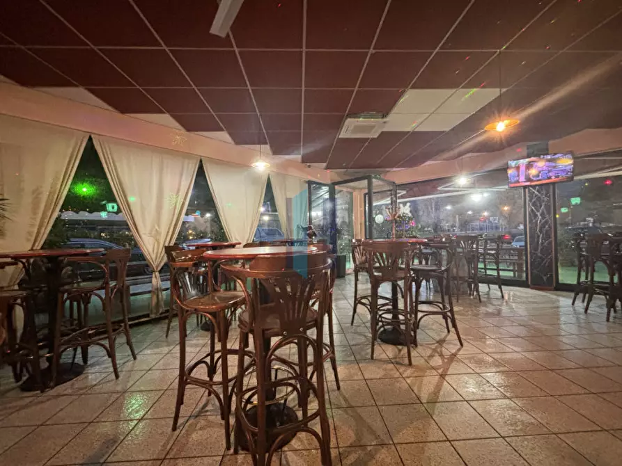 Immagine 9 di Attività commerciale in vendita  in Via Caporalino a Cellatica