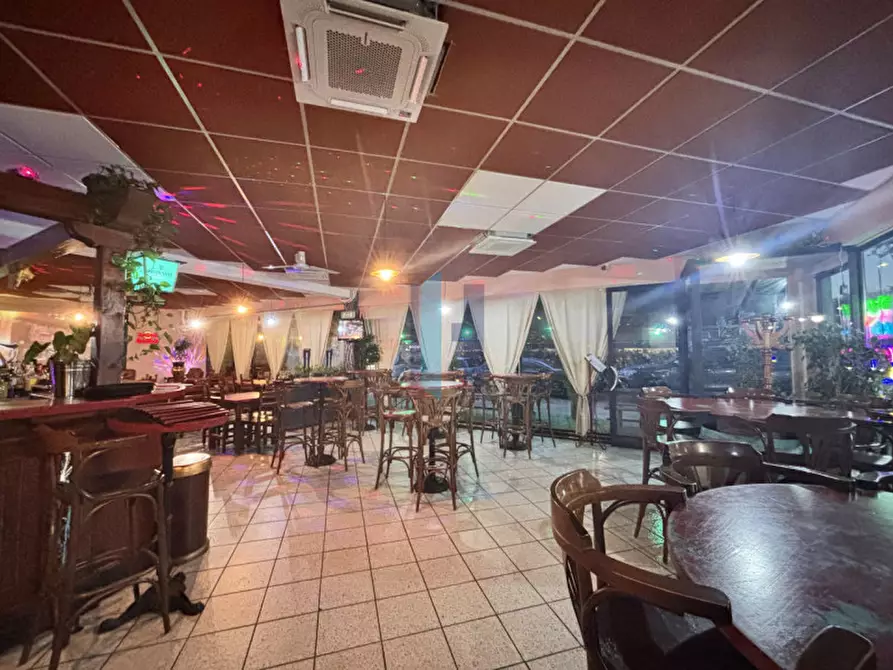 Immagine 10 di Attività commerciale in vendita  in Via Caporalino a Cellatica