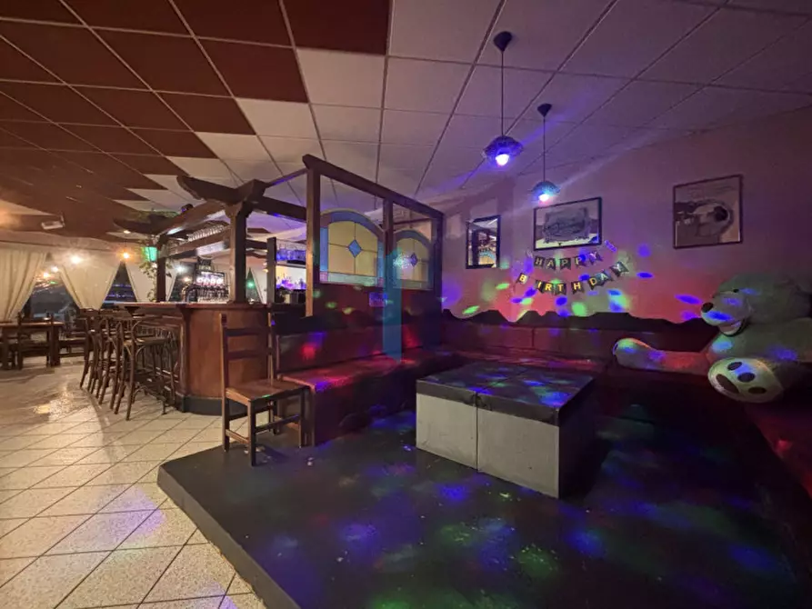 Immagine 17 di Attività commerciale in vendita  in Via Caporalino a Cellatica