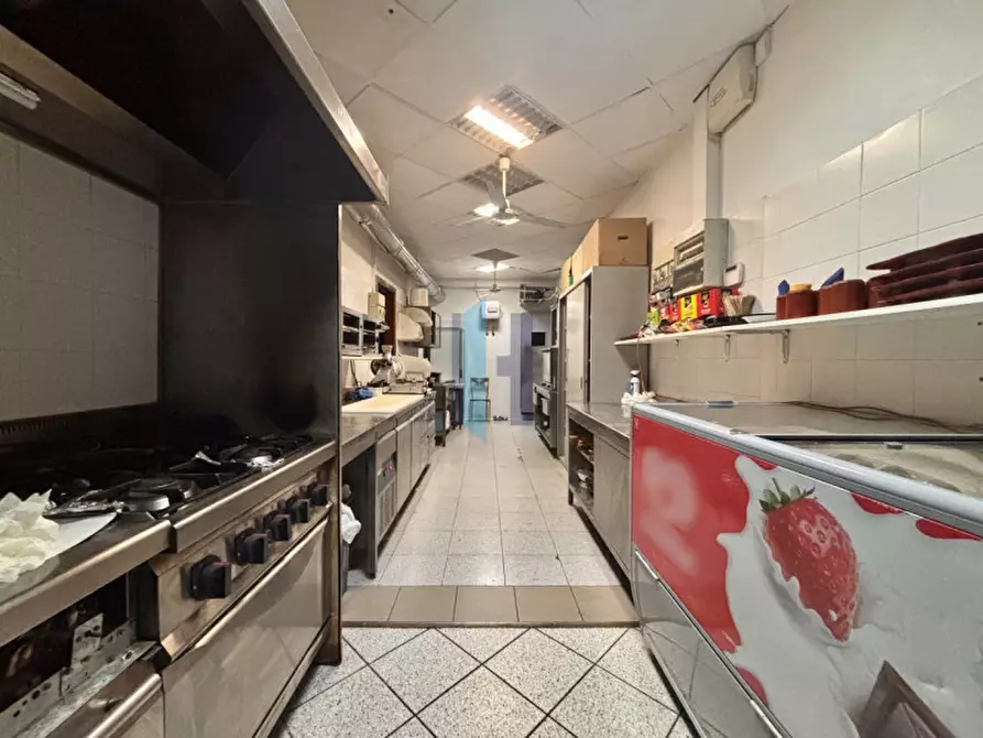 Immagine 24 di Attività commerciale in vendita  in Via Caporalino a Cellatica