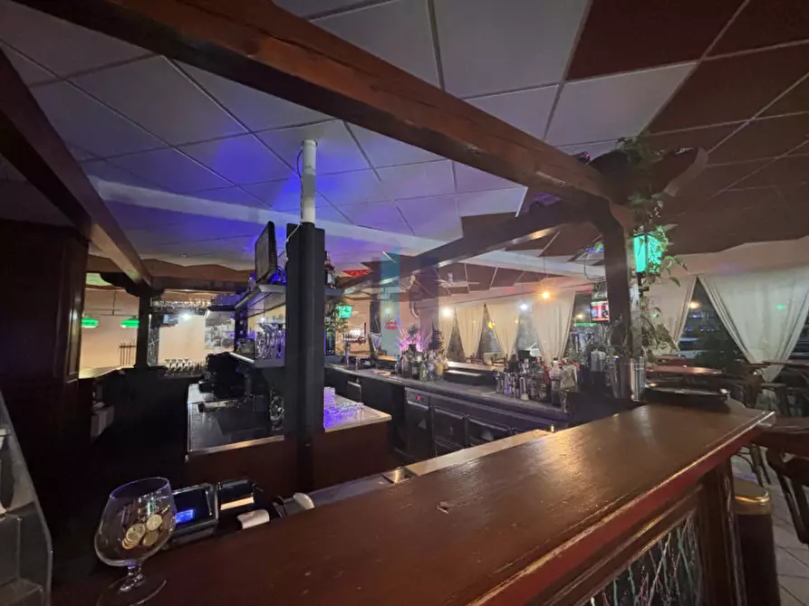 Immagine 35 di Attività commerciale in vendita  in Via Caporalino a Cellatica