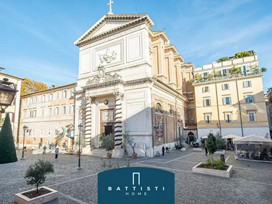 Immagine 2 di Appartamento in vendita  in Piazza di San Salvatore in Lauro a Roma