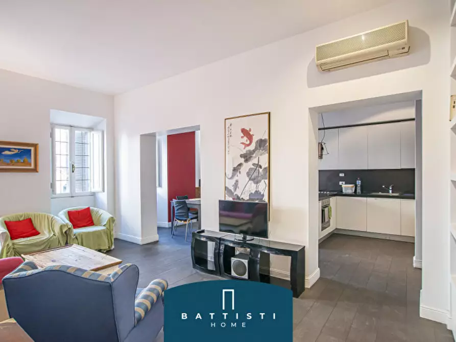 Immagine 4 di Appartamento in vendita  in Piazza di San Salvatore in Lauro a Roma