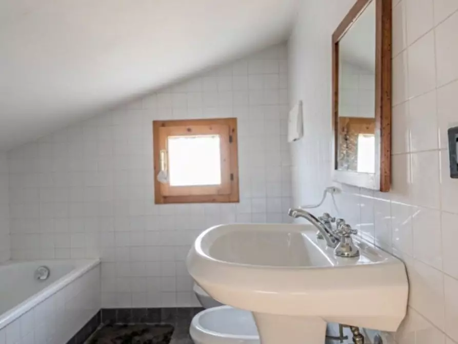 Immagine 10 di Appartamento in vendita  in via caboto a Montevarchi