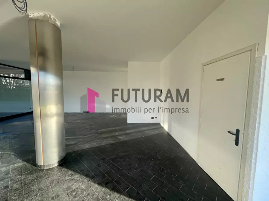 Immagine 7 di Negozio in vendita  in VIA ROMA 1 a Saccolongo