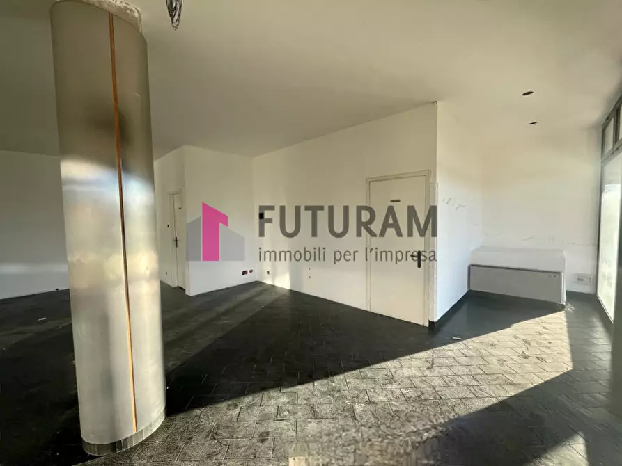 Immagine 9 di Negozio in vendita  in VIA ROMA 1 a Saccolongo