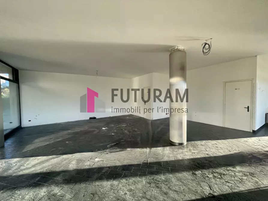 Immagine 10 di Negozio in vendita  in VIA ROMA 1 a Saccolongo