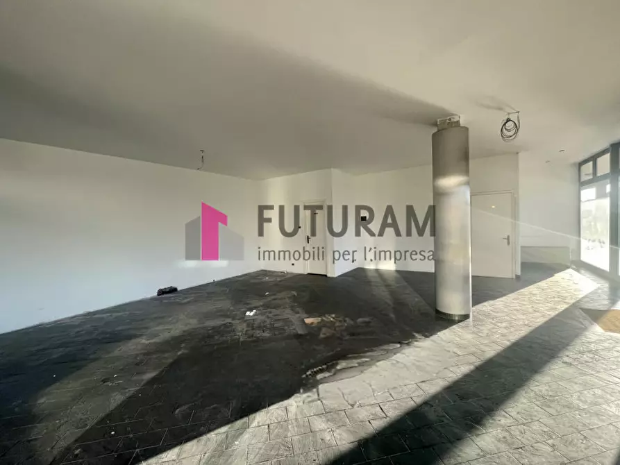 Immagine 13 di Negozio in vendita  in VIA ROMA 1 a Saccolongo