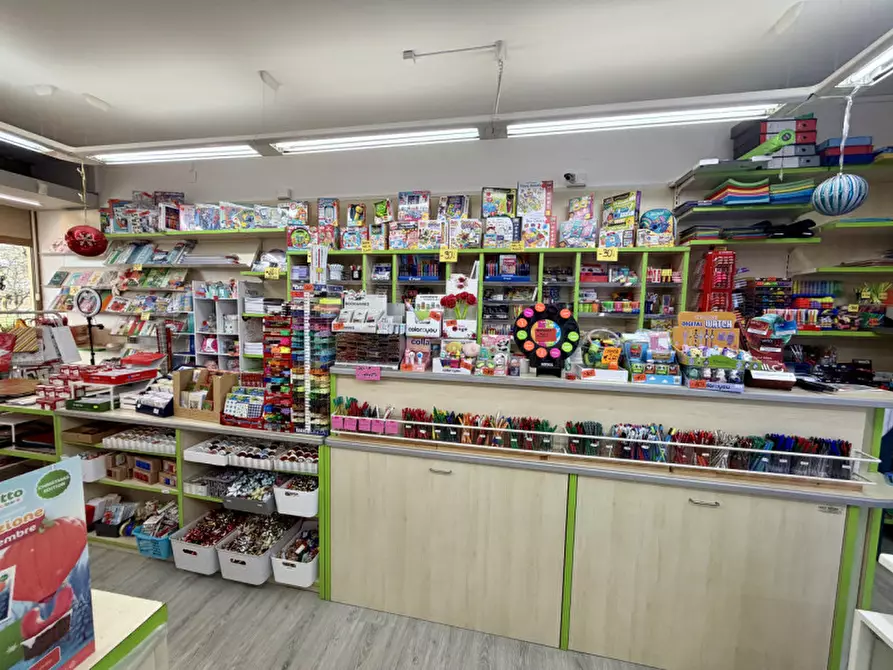 Immagine 5 di Negozio in vendita  in Via Giorgione a Albignasego