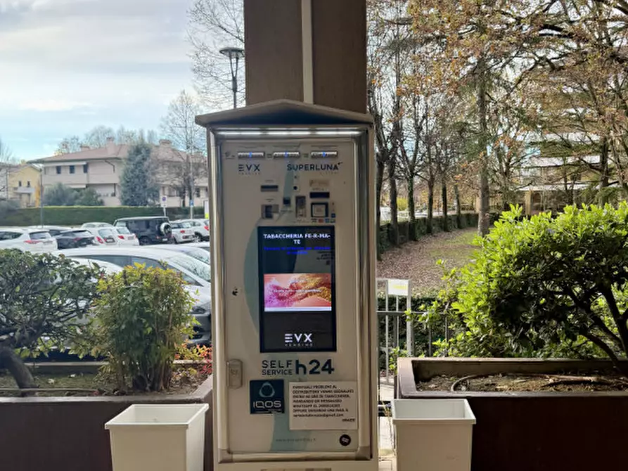 Immagine 7 di Negozio in vendita  in Via Giorgione a Albignasego