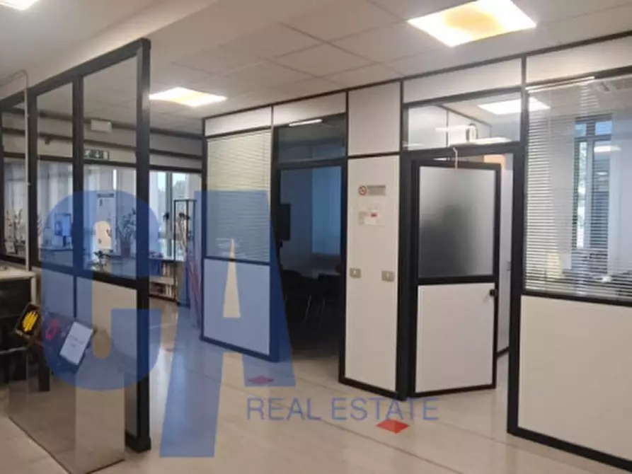 Immagine 1 di Ufficio in affitto  in PIAZZALE CORVETTO LUIGI EMANUELE a Milano