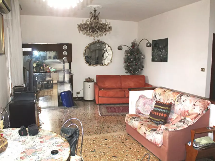 Immagine 9 di Appartamento in vendita  in Mestre Castellana a Venezia