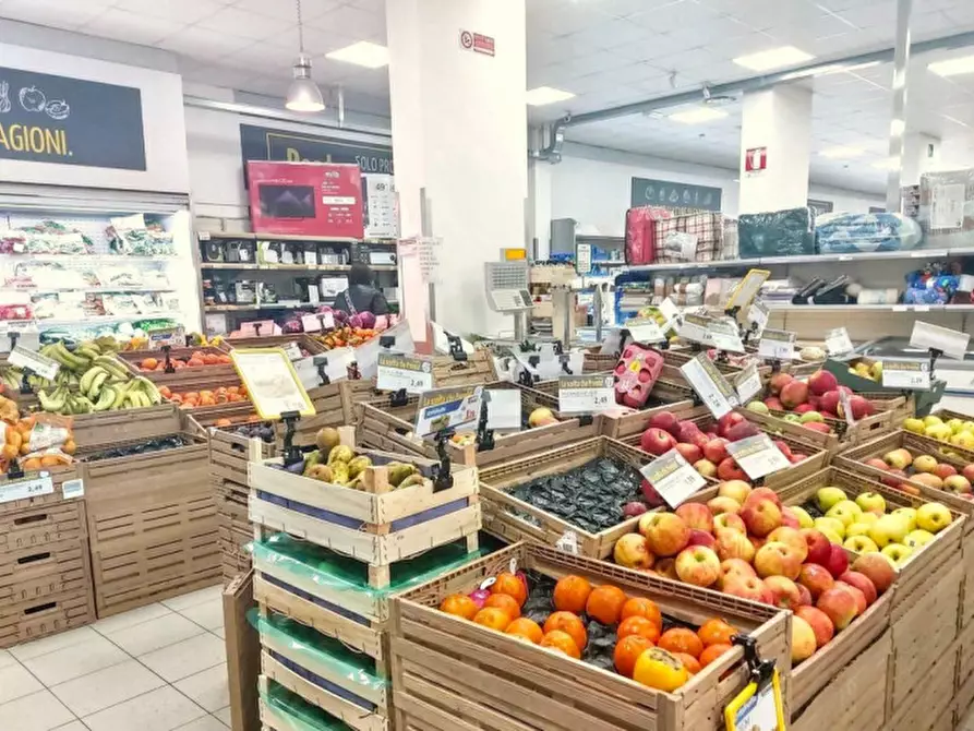 Immagine 2 di Negozio in vendita  in Via San Vincenzo, Canneto, 98050 Lipari ME, Italia a Lipari