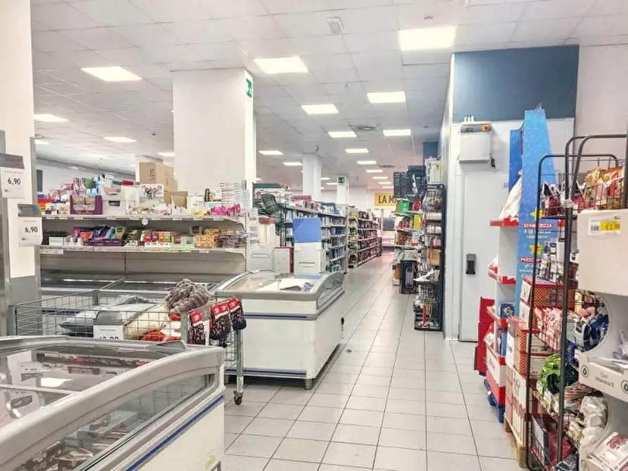 Immagine 4 di Negozio in vendita  in Via San Vincenzo, Canneto, 98050 Lipari ME, Italia a Lipari