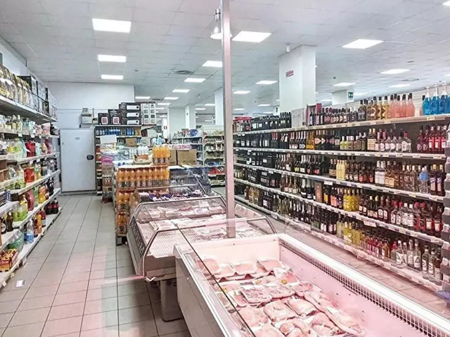 Immagine 5 di Negozio in vendita  in Via San Vincenzo, Canneto, 98050 Lipari ME, Italia a Lipari