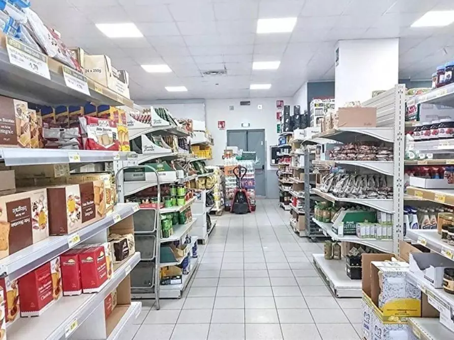 Immagine 9 di Negozio in vendita  in Via San Vincenzo, Canneto, 98050 Lipari ME, Italia a Lipari