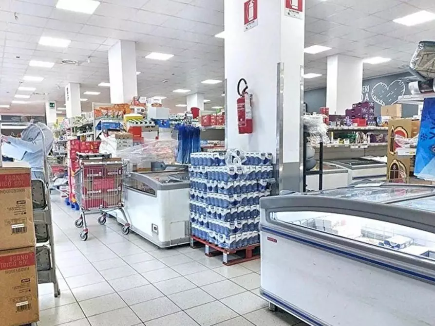 Immagine 10 di Negozio in vendita  in Via San Vincenzo, Canneto, 98050 Lipari ME, Italia a Lipari