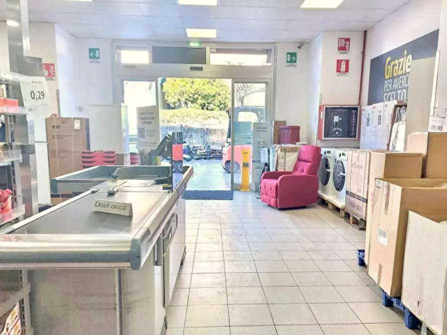 Immagine 11 di Negozio in vendita  in Via San Vincenzo, Canneto, 98050 Lipari ME, Italia a Lipari