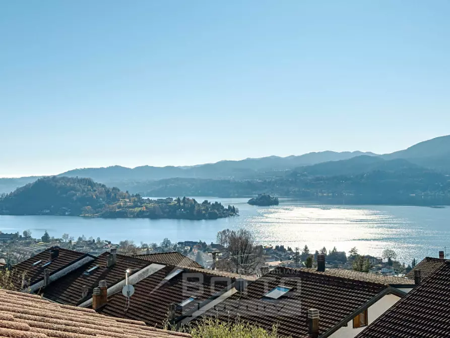 Immagine 1 di Casa indipendente in vendita  in Località Poggio Luneglio, 70 a Pettenasco