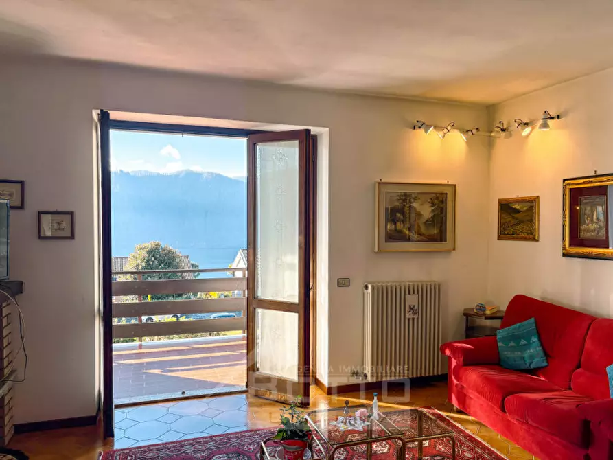 Immagine 4 di Casa indipendente in vendita  in Località Poggio Luneglio, 70 a Pettenasco