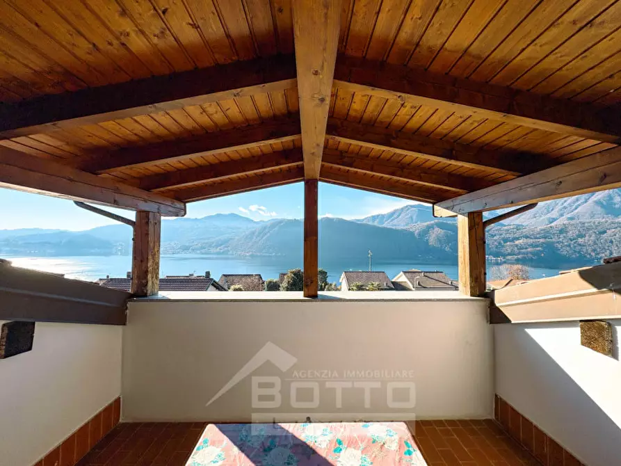 Immagine 32 di Casa indipendente in vendita  in Località Poggio Luneglio, 70 a Pettenasco