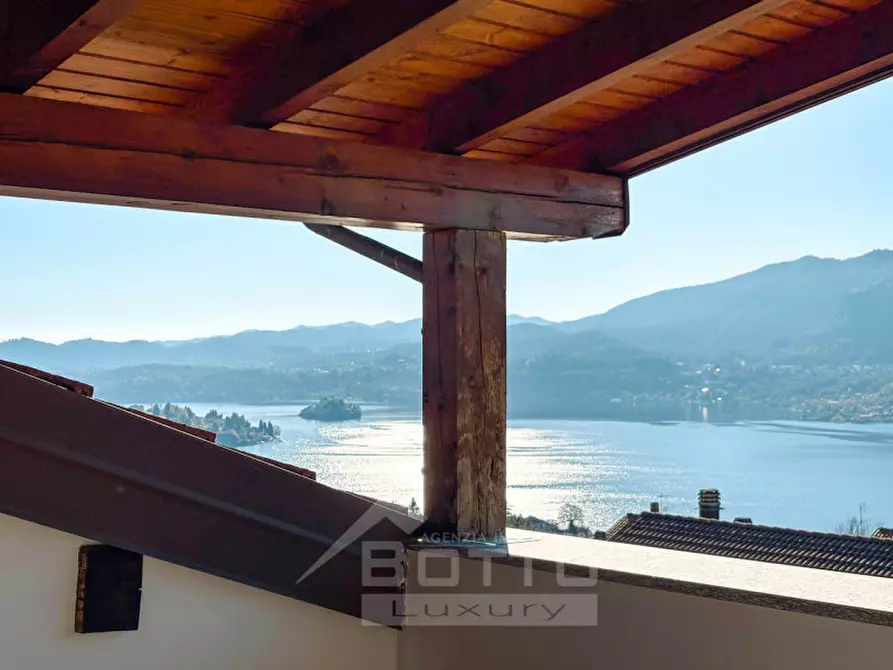 Immagine 33 di Casa indipendente in vendita  in Località Poggio Luneglio, 70 a Pettenasco